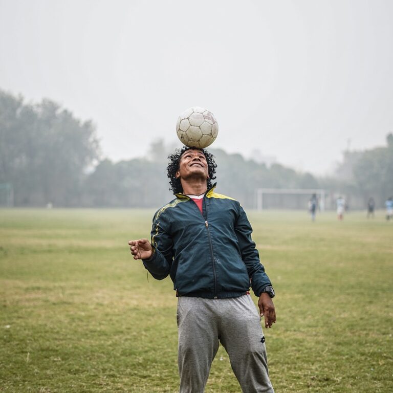 football, player, soccer-5180297.jpg